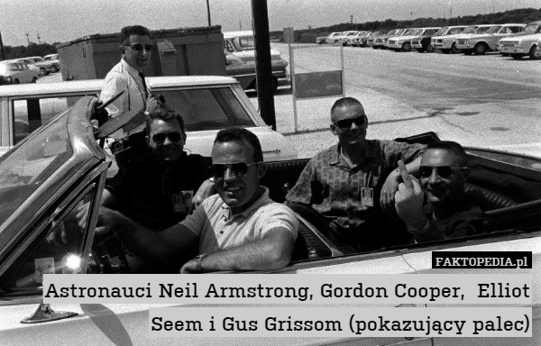 Astronauci Neil Armstrong, Gordon Cooper,  Elliot Seem i Gus Grissom (pokazujący