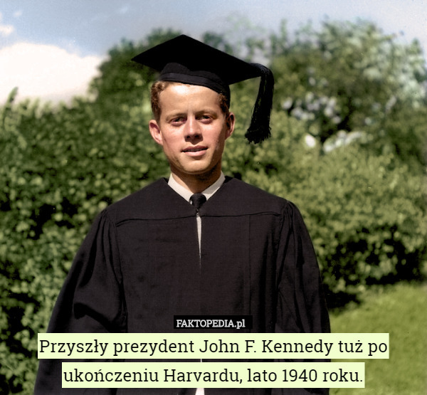 Przyszły prezydent John F. Kennedy tuż po ukończeniu Harvardu...