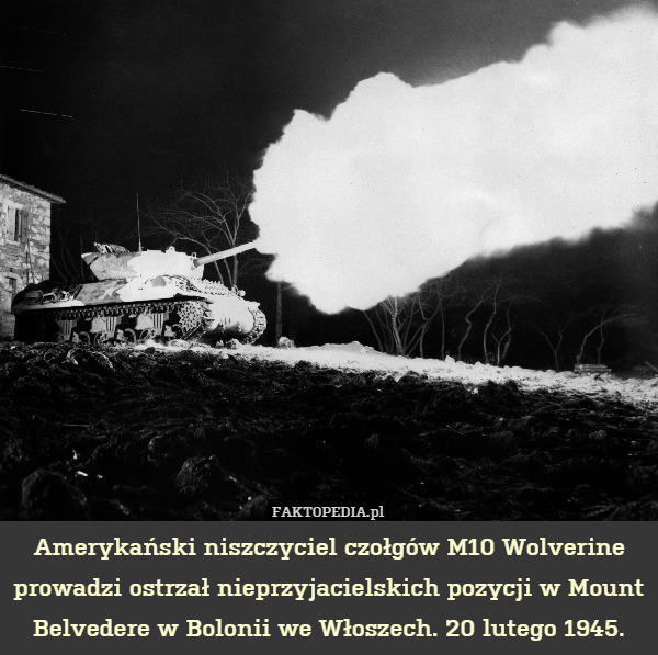 Amerykański niszczyciel czołgów M10 Wolverine prowadzi ostrzał nieprzyjacielskich