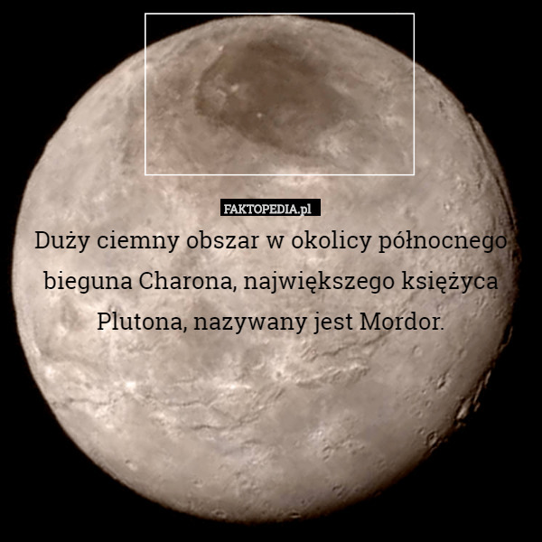 Duży ciemny obszar w okolicy północnego bieguna Charona, największego księżyca