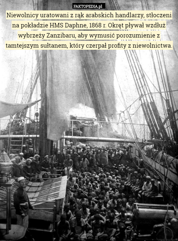Niewolnicy uratowani z rąk arabskich handlarzy, stłoczeni na pokładzie HMS