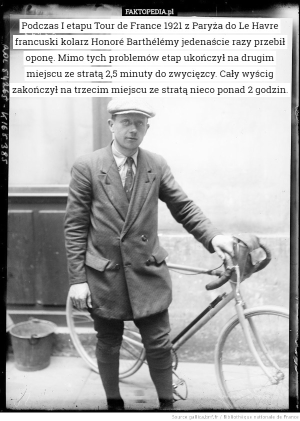 Podczas I etapu Tour de France 1921 z Paryża do Le Havre francuski kolarz...