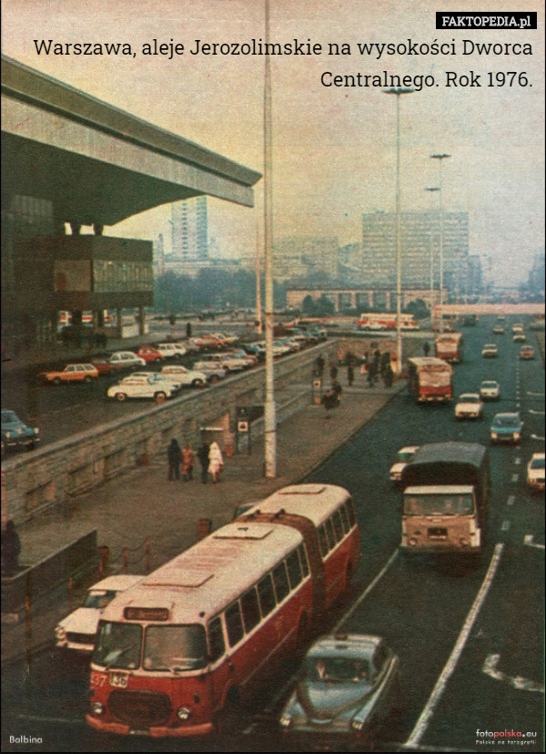 Warszawa, aleje Jerozolimskie na wysokości Dworca Centralnego. Rok 1976.