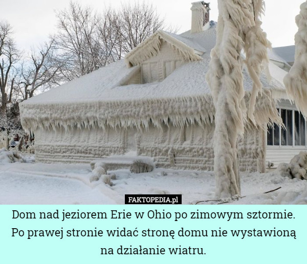 Dom nad jeziorem Erie w Ohio po zimowym sztormie. Po prawej stronie widać