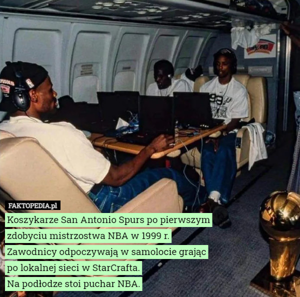 Koszykarze San Antonio Spurs po pierwszym zdobyciu mistrzostwa NBA w 1999...