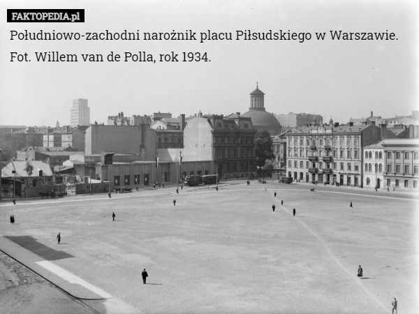 Południowo-zachodni narożnik placu Piłsudskiego w Warszawie.
Fot. Willem